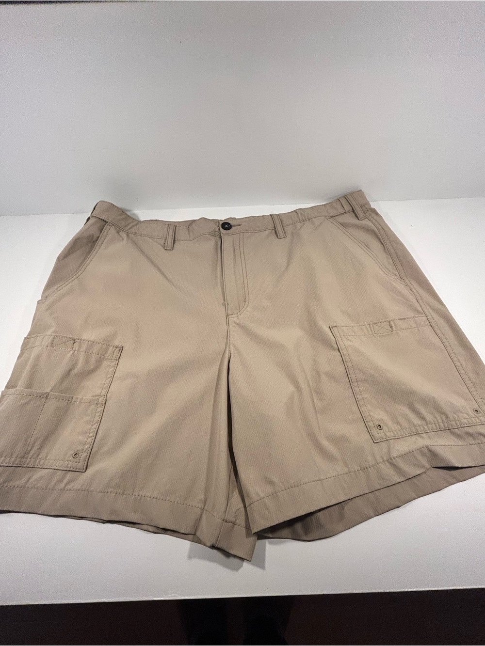 Magellan Fish Gear Performance Fishing Shorts Men XL Tan Ripstop Outdoors